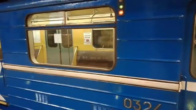 Нижегородское метро. "Номерной" следует в отстой. Станция "Горьковская" смотреть онлайн