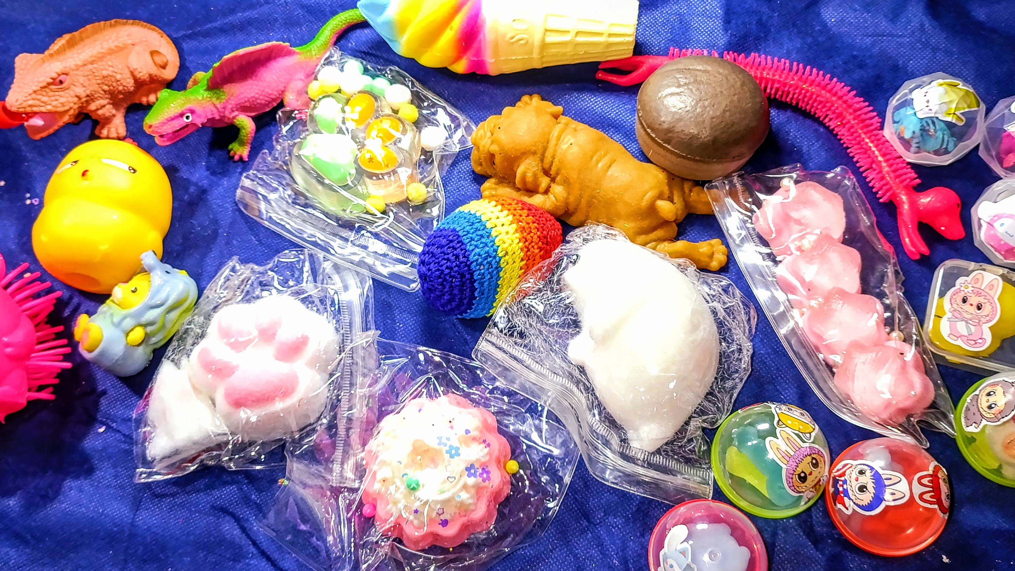 АСМР Сквиши 😍 Таба лапки сквиши 🐾 режу СКВИШИ и антистрессы АСМР РАСПАКОВКА сквишей 😍 смотреть онлайн