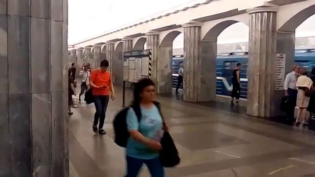 Петербургское метро. Емы на станции "Балтийская" смотреть онлайн