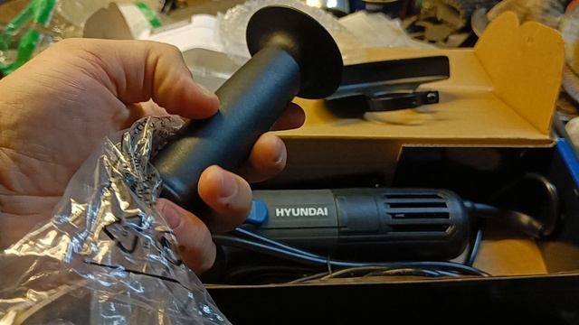 обзор угловой шлифовальной машинки hyundai HD-750AG смотреть онлайн