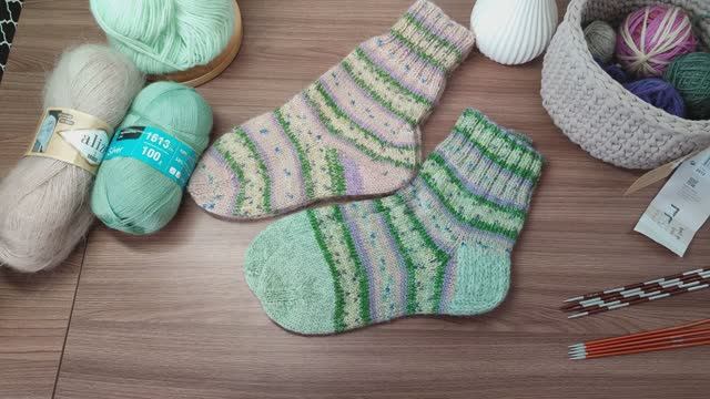 Итоги вязания за август 2025 "Носочки" смотреть онлайн