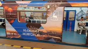 Петербургское метро. Именной поезд «Н. Новгород и область» на станции «Парнас»