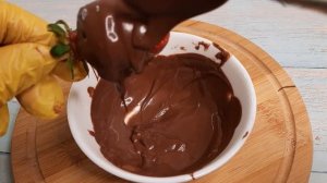 КЛУБНИКА В ШОКОЛАДЕ в домашних условиях 🍓 КАК СДЕЛАТ?