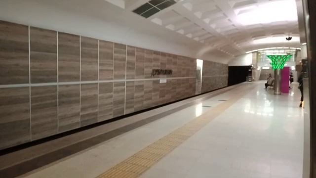 Казанское метро. "Русичи" на станции "Дубравная" смотреть онлайн