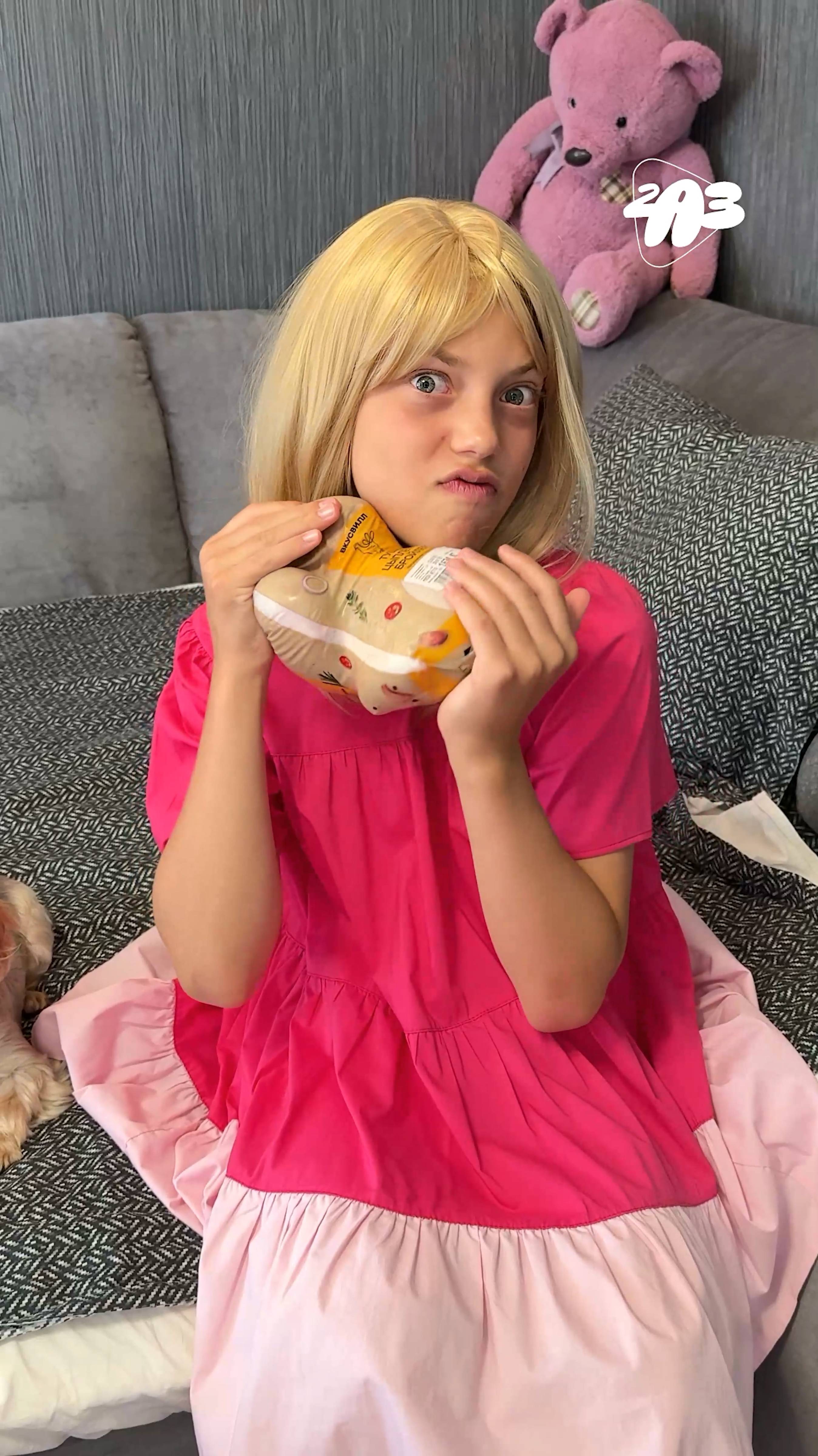 🤯 Спорим, ты бы ПОВЁЛСЯ на этот РАЗВОД? (пародия Victoria Portfolio) смотреть онлайн