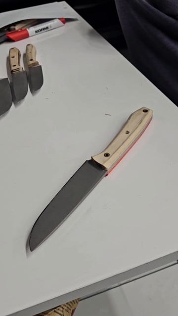 Так создаются кастомные ножи! #berloga #custom #ножиручнойработы смотреть онлайн