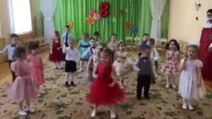 танец на 8 марта