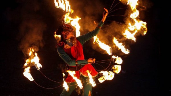 Огненно-пиротехинческое шоу "Алхимия" с ходулистами