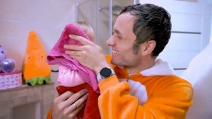 Кто упадёт с кровати? Весёлая песенка!