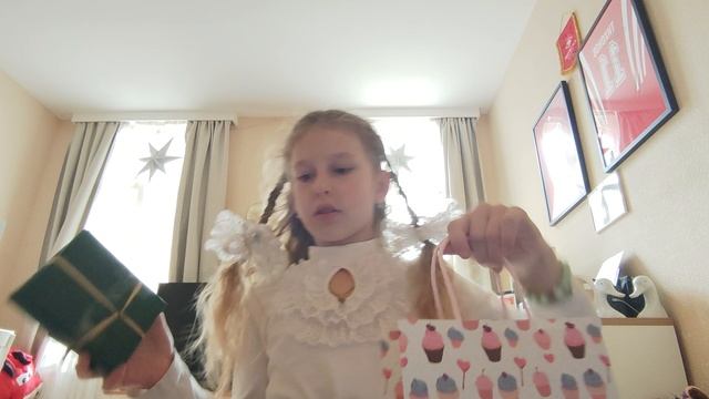 у меня сегодня ДР!!! мне 10!!! распаковка подарков смотреть онлайн