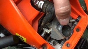 Бензопила глохнет при нажатии на газ  Причины и ремонт