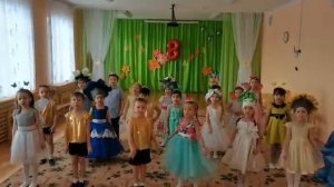 поют песни на 8 марта Азаленька