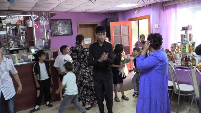 Саша Цыбуля крестит внуков смотреть онлайн