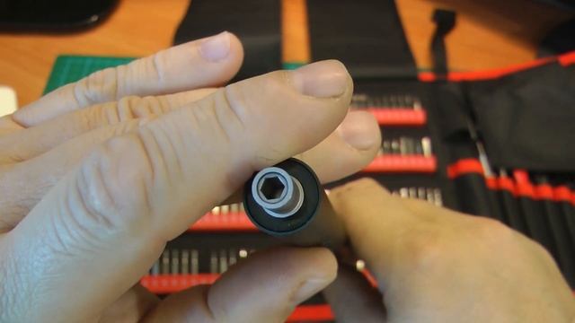 Распаковка. САМЫЙ БОЛЬШОЙ НАБОР бит с электрической отверткой ES20 от компании Kaiweets смотреть онлайн