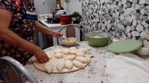 пирожки с капустой, картошкой с каймаком__
🌭🌭🌭, ммм😋😋😋