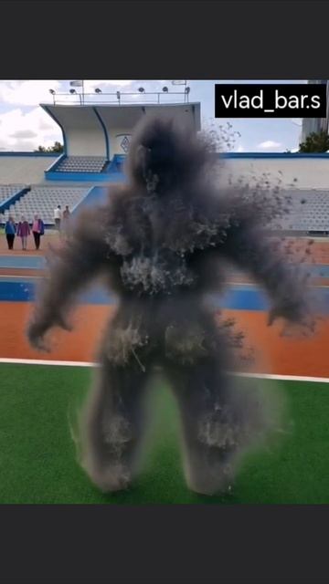 Вдруг стало сыпаться меж ног…
Я наклонился обалдевший!
Сначала думал, что песок…
А это порох… не сго