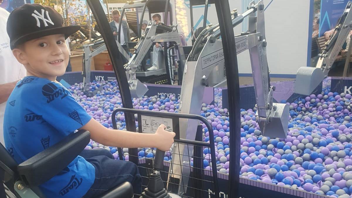 Видео WhatsApp 2025-09-11 в 13.04.13_0aa56ede Танцевальная разминка