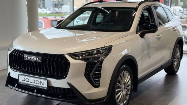 HAVAL Jolion в комплектации Tech Plus белый салон черный 4WD