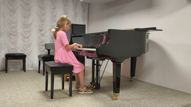 Белоусова Катя, 8 лет. И.Беркович Вариации на тему р.н.п. "Во саду ли, в огороде" смотреть онлайн