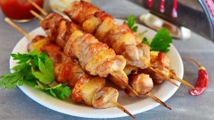 ▶️СОЧНЫЙ Шашлык в духовке на шпажках из Свинины👍