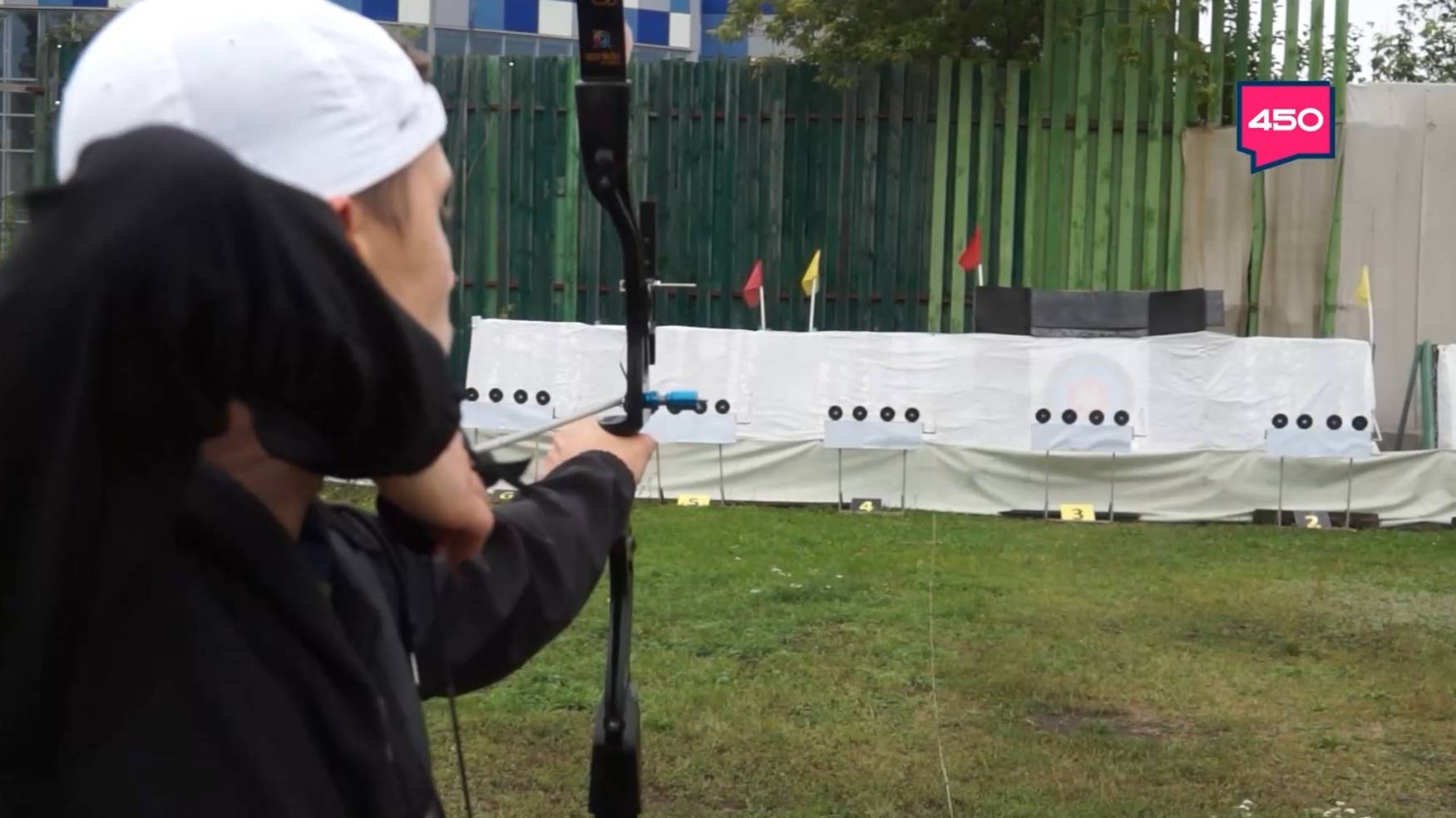 Большой хоккей и стрельба из лука. Территория Тольятти