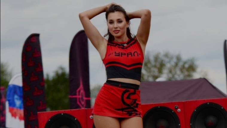 Автомагнитола Урал Шторм 71 Android 7 дюймов, Козырек под планшет 7 дюймов приоры 2 на приору 1