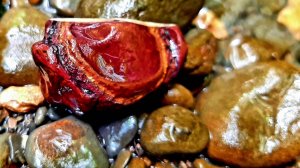 Полудрагоценные камни.