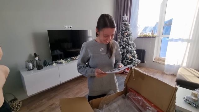 Из Германии в Россию/ Таможня/ Посылка от подписчиков/ На санках в Кулига Парк Тюмень/Жизнь в России смотреть онлайн