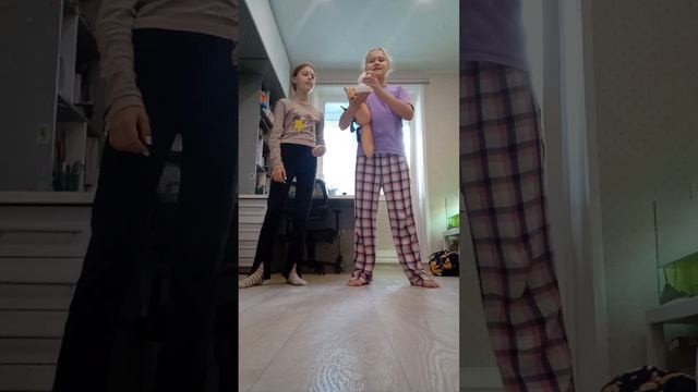 танцуем вместе с подругой часть 3