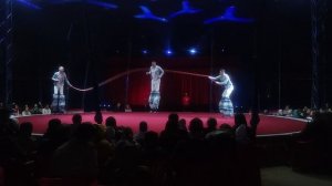 Джамперы в троём