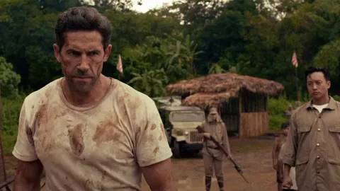 Военнопленный (2025): Трейлер, раскрывающий ценность свободы и человечности смотреть онлайн