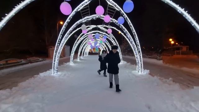 Из Германии в Россию/ Упала/ Загадали желание/ Вечерняя прогулка/ Ночная Тюмень/ Жизнь в России смотреть онлайн