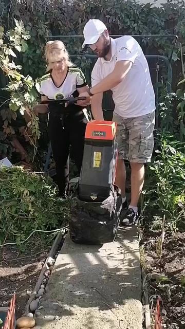 Работа садового измельчителя KRONS