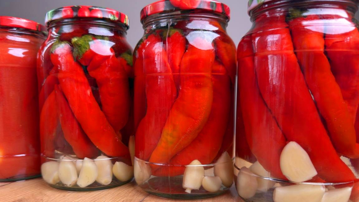 ОБАЛДЕННЫЙ ПЕРЕЦ на зиму! Зимой пальчики оближешь! Просто заливаю кипятком! смотреть онлайн