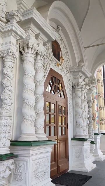 Царские чертоги и Трапезная палата с церковью преподобного Сергия Радонежского смотреть онлайн