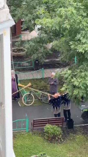 Обстановка в сибирском тюменском дворе.