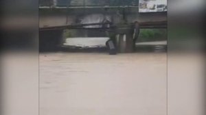 Дагестан Улицы превратились в реки, машины уходят под воду: дагестанский Буйнакск накрыла непогода