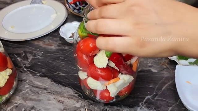ПРОСТО ЗАЛИВАЮ КИПЯТКОМ. Закрываю по 50 банок! Невероятно вкусный рецепт с ПОМИДОРАМИ и с Капустой! смотреть онлайн