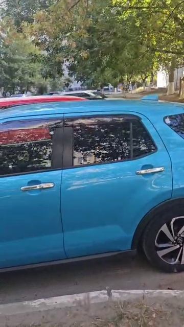 маленький кроссовер Toyota смотреть онлайн