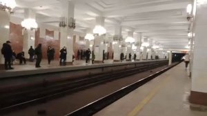 Нижегородское метро. Вечерний час-пик на станции "Московская"