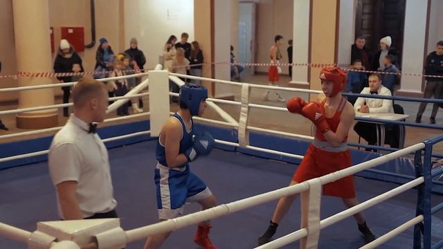 Великсар Иван на первенстве г.Кизела по боксу 2022