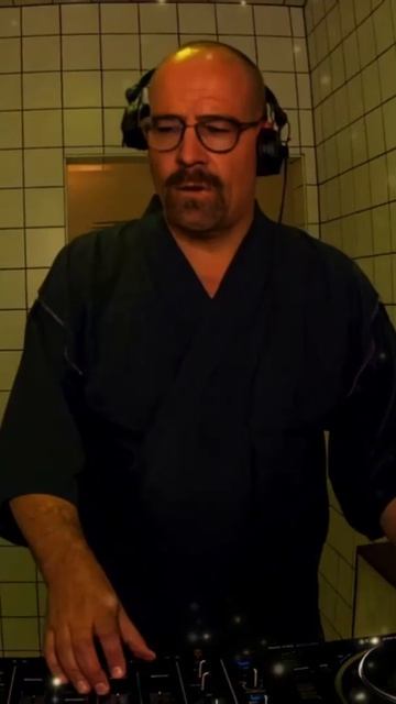 MENTE MÁ (Astaves Remix) смотреть онлайн