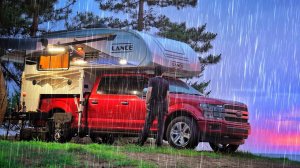 Кемпинг под дождём 🌊 Лучший автодом и пляжное приключение