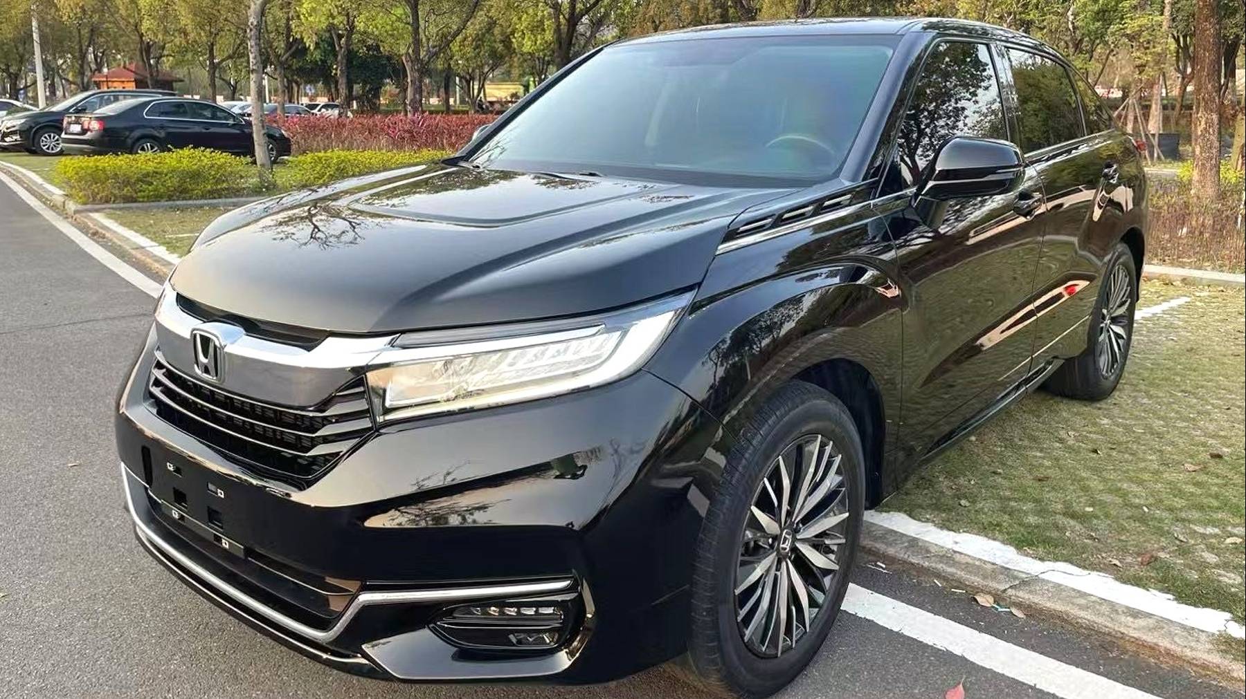 Honda Crown Road 2.0T 2022 года выпуска смотреть онлайн
