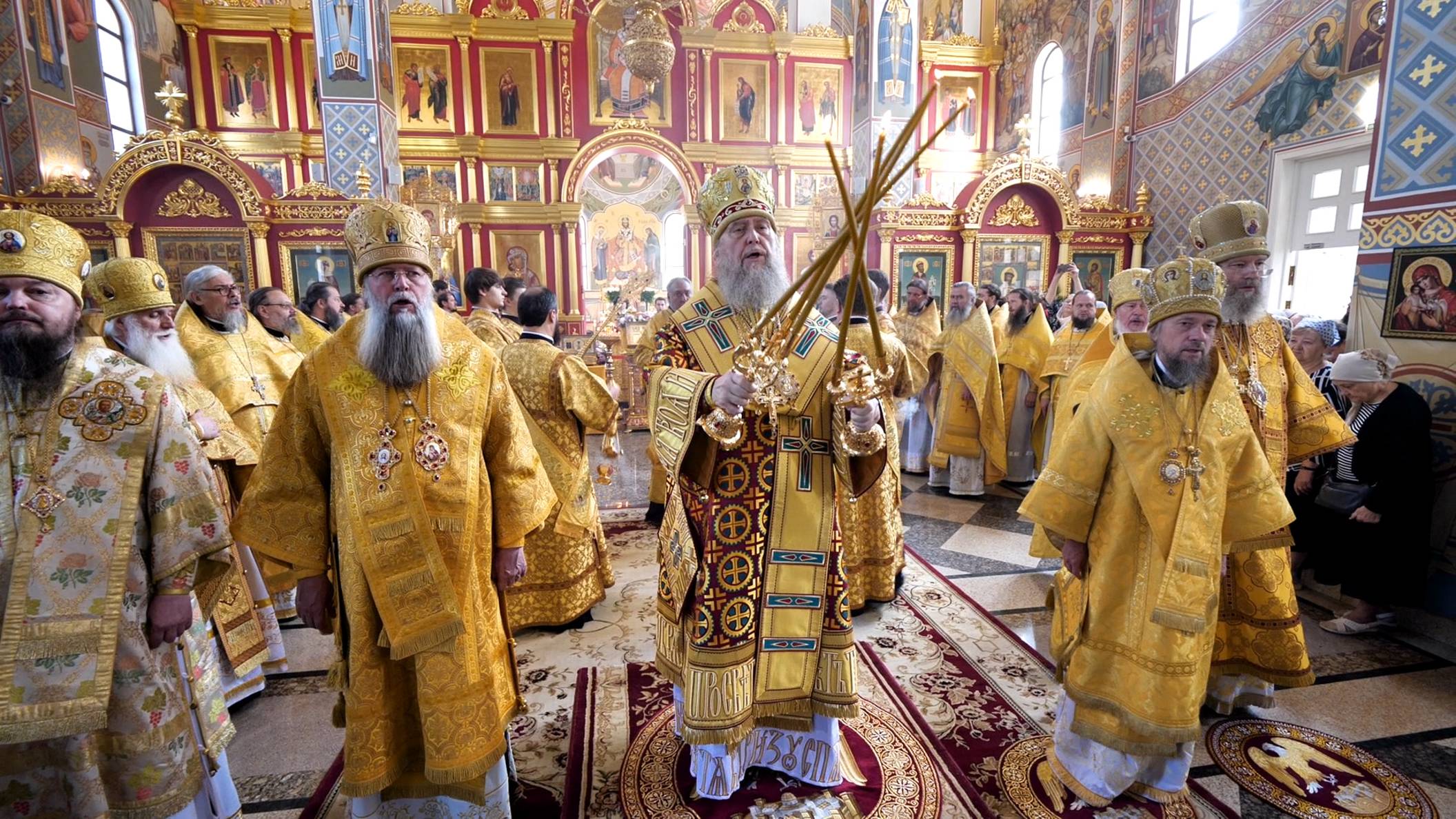 Александро - Невский храм. Божественная литургия смотреть онлайн