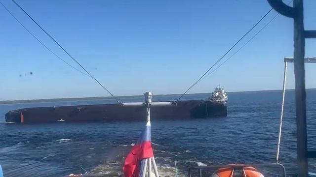 Спасение баржи закончилось ее утоплением. Но это не конец истории.