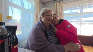 Новая скамья  и гортензии заняли своё  место. Ждём  гостей и жарим рыбу на мангале.