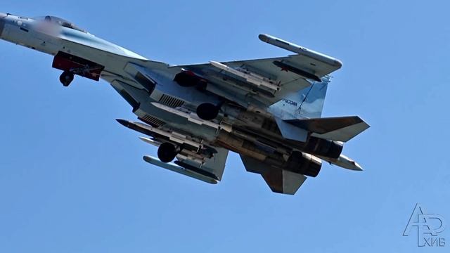 Самолёт Су-35С. смотреть онлайн