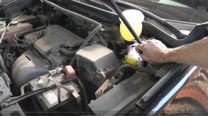Замена тормозной жидкости на Toyota RAV4 2,5 Тойота РАВ 4 2018 года