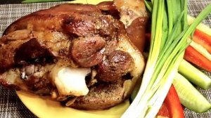 Рулька свиная запечённая в духовке.